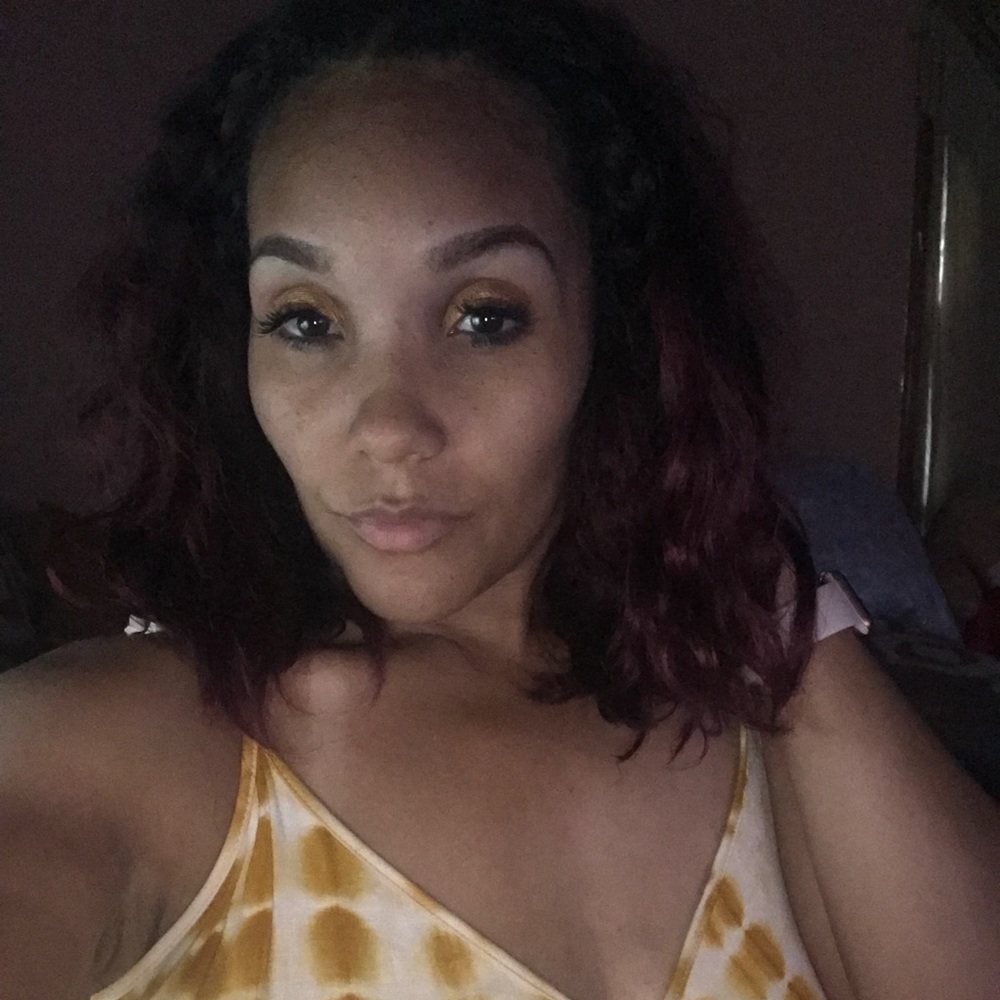 Meet your Posher, Dominique